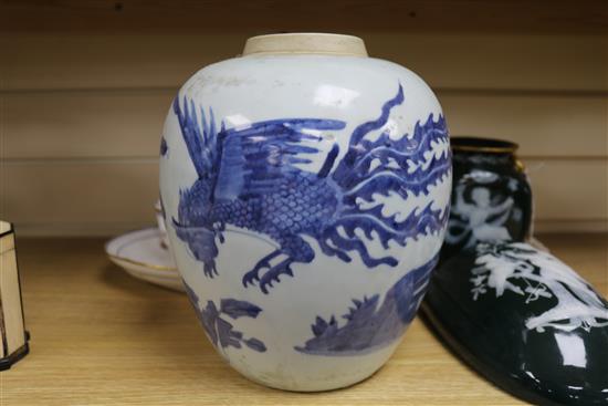 A Chinese blue and white ginger jar height 24cm